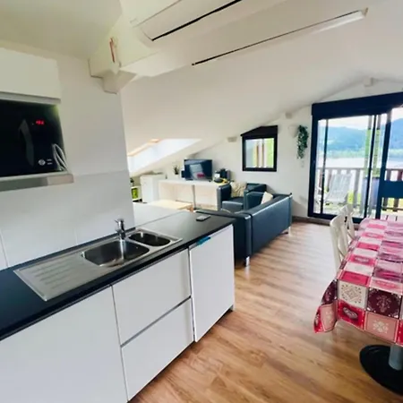 Beautiful Overlooking ! Apartment *