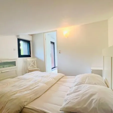 Beautiful Overlooking ! Apartment *
